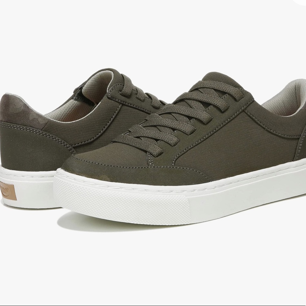 Dr. Scholl's Shoes Women's Nailed It Sneaker. Color Olive. NEW NEVER WORN.